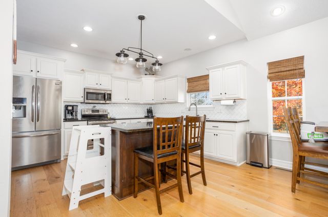 827 Quarry Road, Sparta, MO 65753