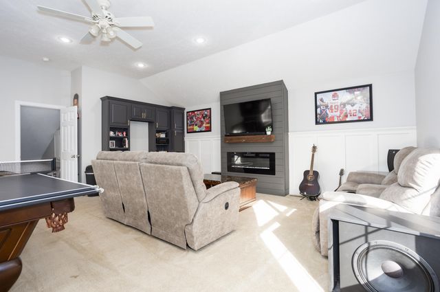 827 Quarry Road, Sparta, MO 65753