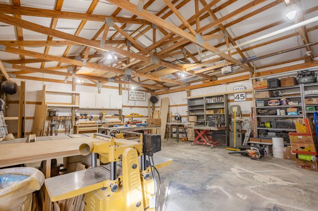 827 Quarry Road, Sparta, MO 65753