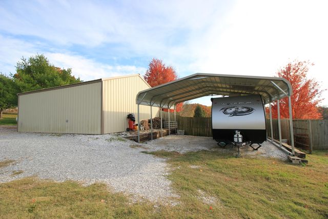 827 Quarry Road, Sparta, MO 65753