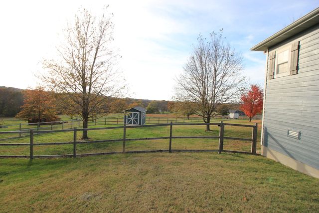 827 Quarry Road, Sparta, MO 65753