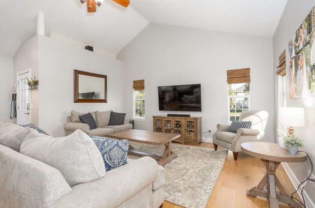 827 Quarry Road, Sparta, MO 65753