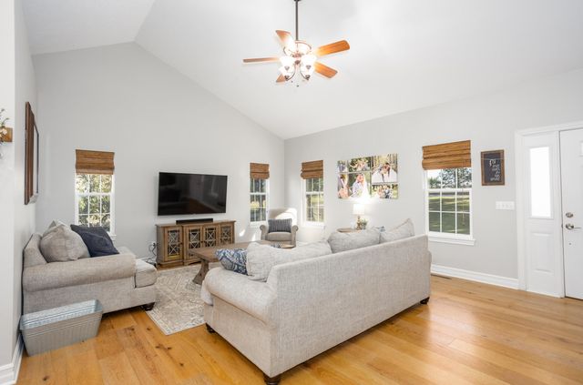 827 Quarry Road, Sparta, MO 65753