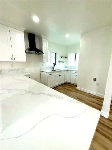 1008 Long, Inglewood, CA 90302