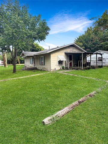 1650 E Polk Street, Paris, TX 75460