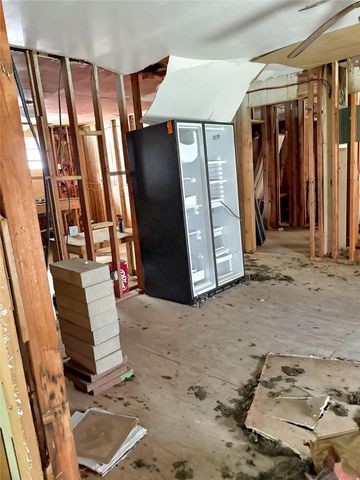 1650 E Polk Street, Paris, TX 75460