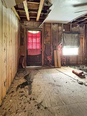 1650 E Polk Street, Paris, TX 75460