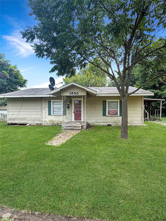 1650 E Polk Street, Paris, TX 75460