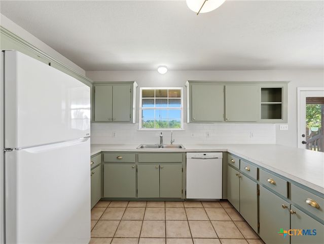 913 Ridge Drive, San Marcos, TX 78666