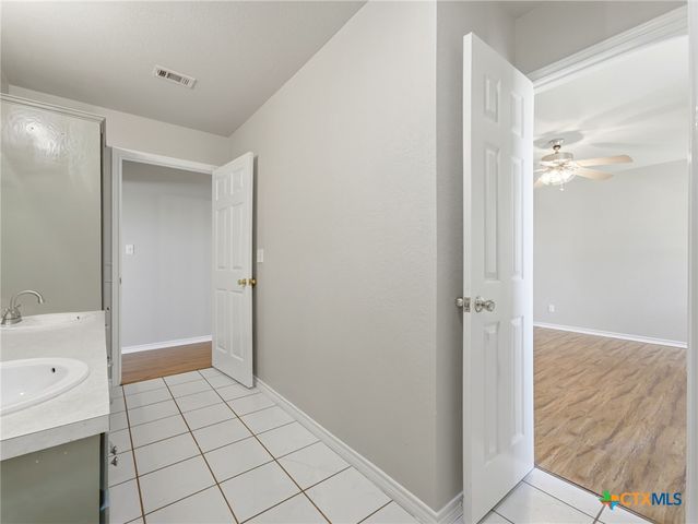 913 Ridge Drive, San Marcos, TX 78666