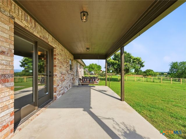 913 Ridge Drive, San Marcos, TX 78666
