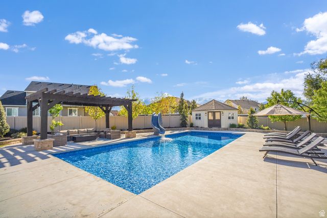 698 N FARMLAND DR, Kaysville, UT 84037