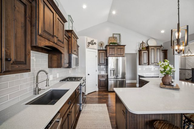 698 N FARMLAND DR, Kaysville, UT 84037