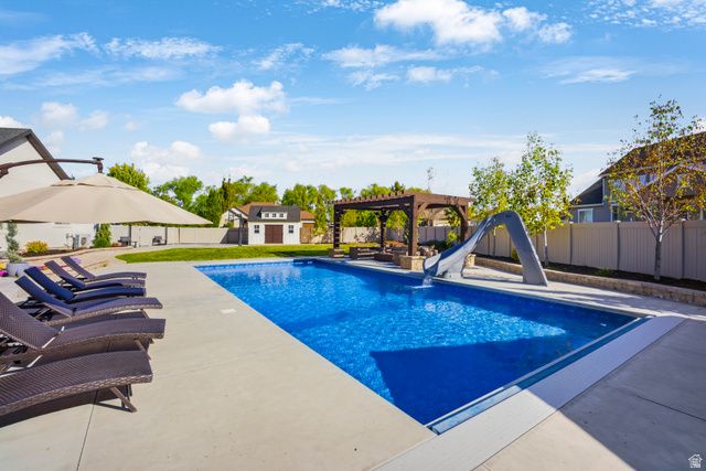 698 N FARMLAND DR, Kaysville, UT 84037