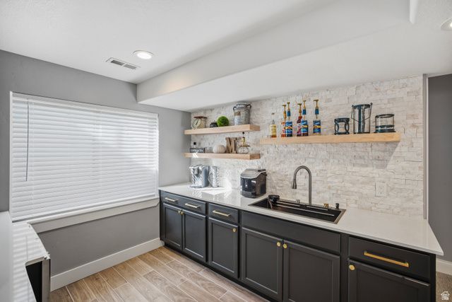 698 N FARMLAND DR, Kaysville, UT 84037