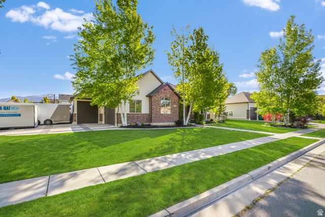 698 N FARMLAND DR, Kaysville, UT 84037