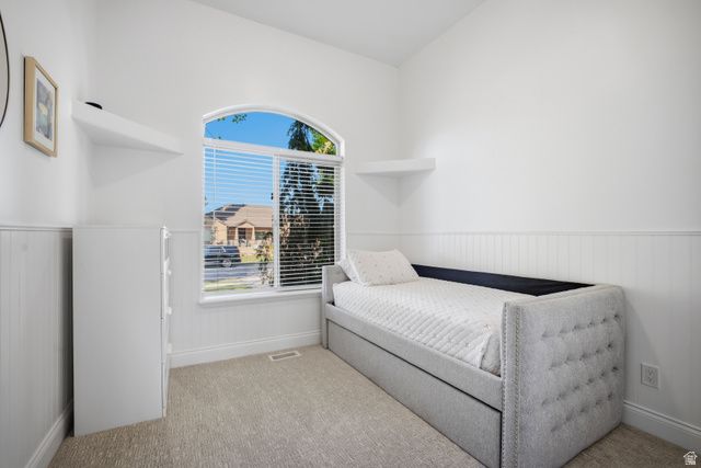 698 N FARMLAND DR, Kaysville, UT 84037