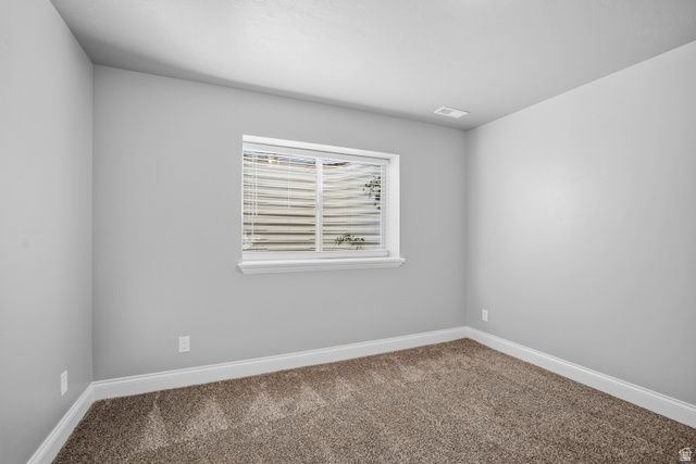 698 N FARMLAND DR, Kaysville, UT 84037