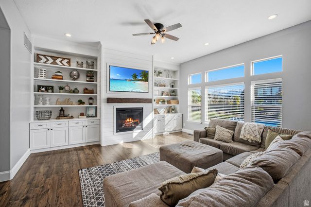 698 N FARMLAND DR, Kaysville, UT 84037