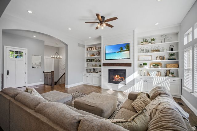 698 N FARMLAND DR, Kaysville, UT 84037