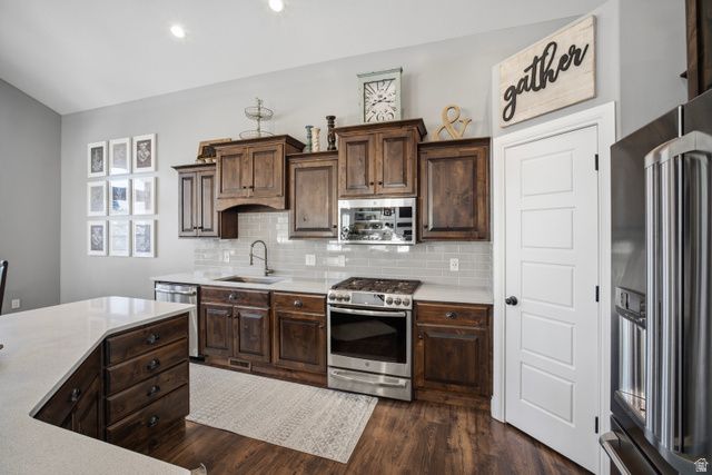 698 N FARMLAND DR, Kaysville, UT 84037