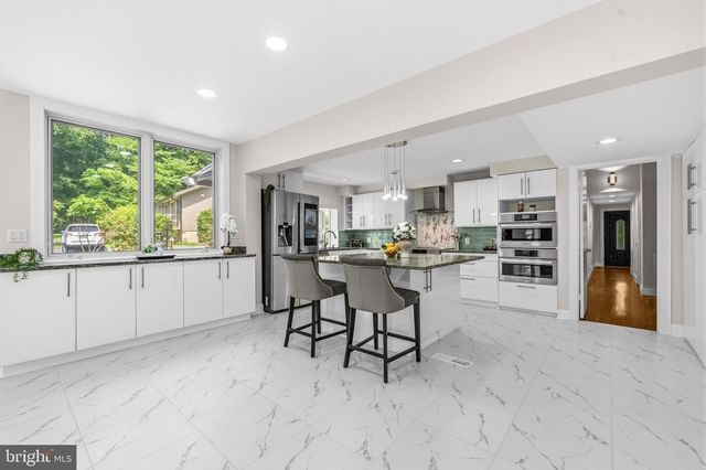 9416 HOLBROOK LN, Rockville, MD 20854