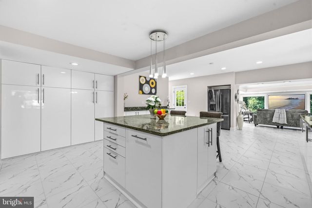9416 HOLBROOK LN, Rockville, MD 20854