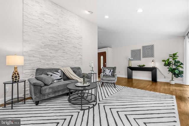 9416 HOLBROOK LN, Rockville, MD 20854
