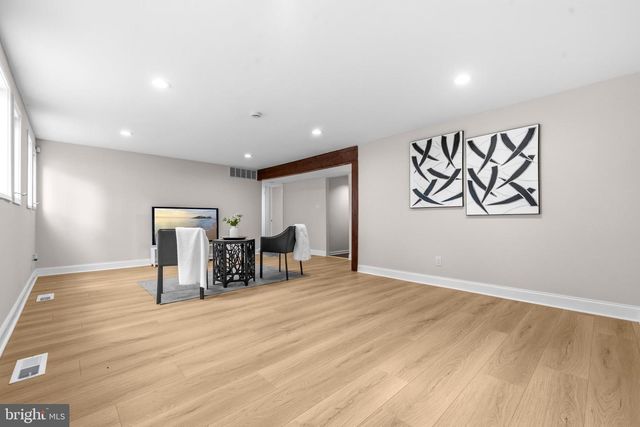 9416 HOLBROOK LN, Rockville, MD 20854