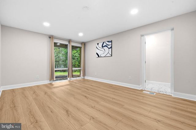9416 HOLBROOK LN, Rockville, MD 20854