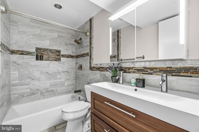 9416 HOLBROOK LN, Rockville, MD 20854