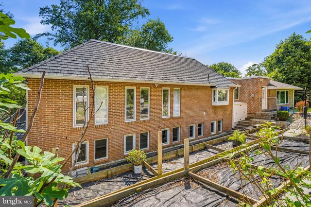 9416 HOLBROOK LN, Rockville, MD 20854