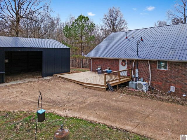 1186 Hale Springs Road, Benton, KY 42025