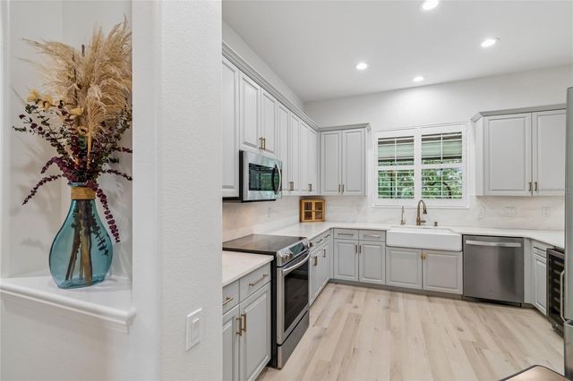 3602 ARLINGTON OAKS COURT, Tampa, FL 33618