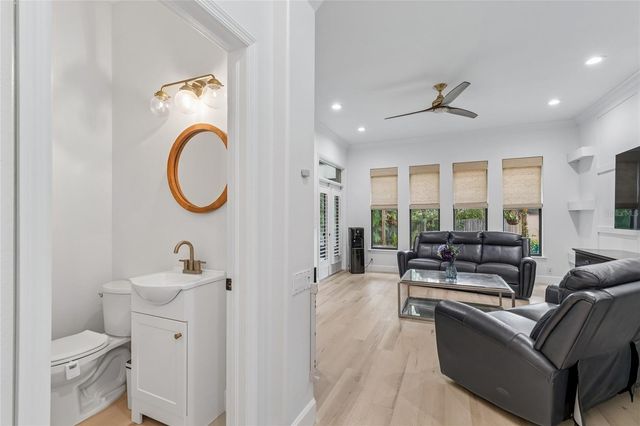 3602 ARLINGTON OAKS COURT, Tampa, FL 33618