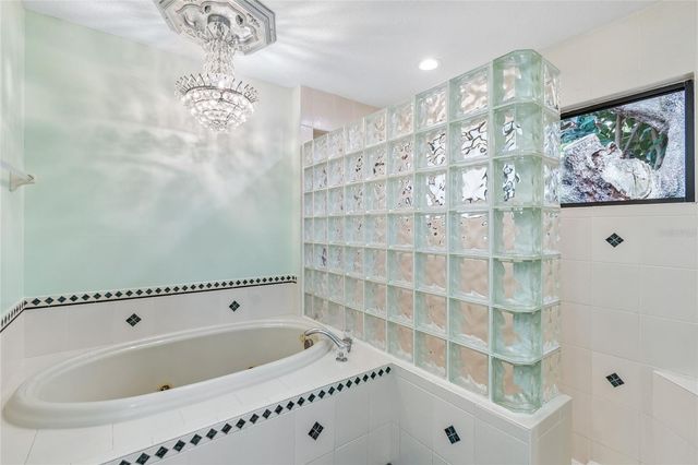 3602 ARLINGTON OAKS COURT, Tampa, FL 33618