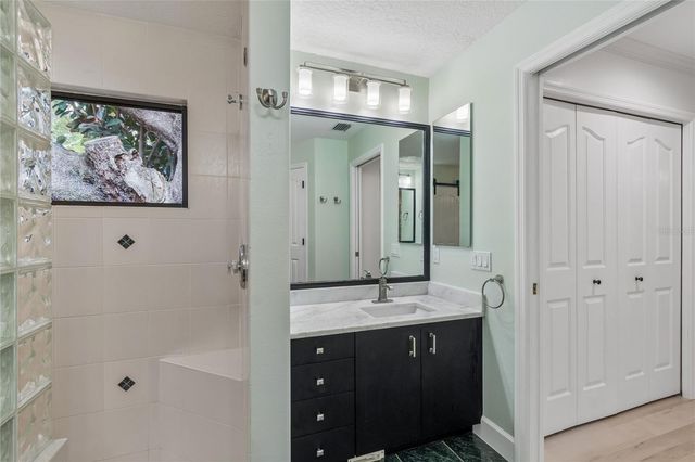 3602 ARLINGTON OAKS COURT, Tampa, FL 33618