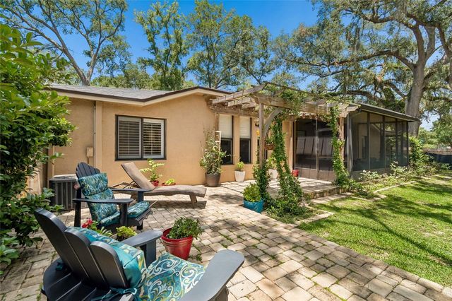3602 ARLINGTON OAKS COURT, Tampa, FL 33618