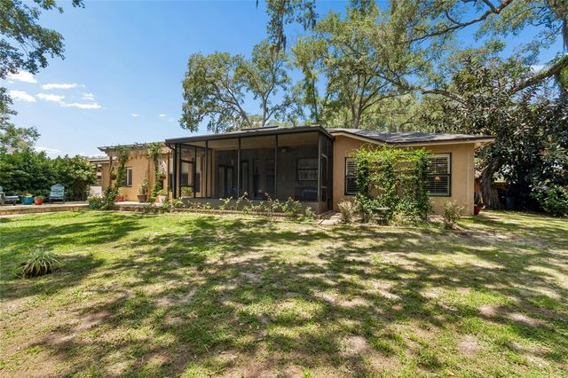 3602 ARLINGTON OAKS COURT, Tampa, FL 33618