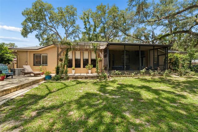 3602 ARLINGTON OAKS COURT, Tampa, FL 33618