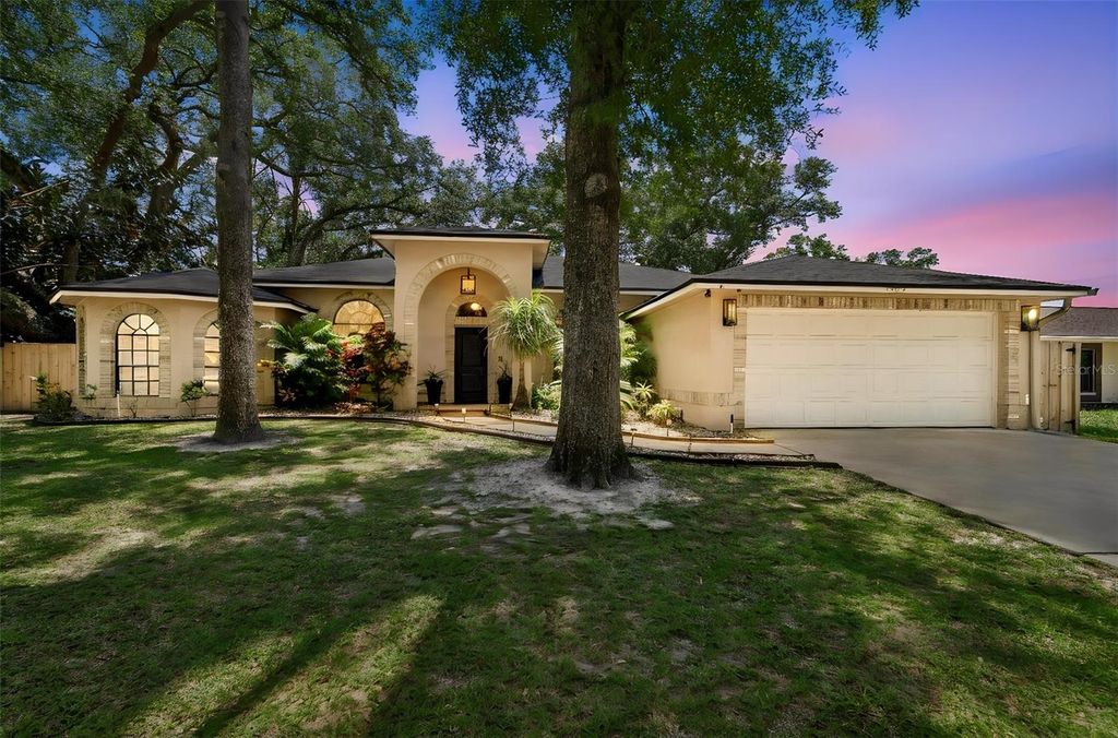 3602 ARLINGTON OAKS COURT, Tampa, FL 33618