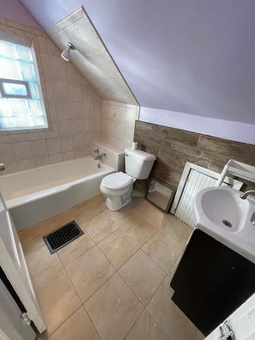 3422 S 31st Avenue, Minneapolis, MN 55406