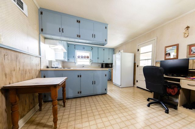 1701 W 4th, Fordyce, AR 71742