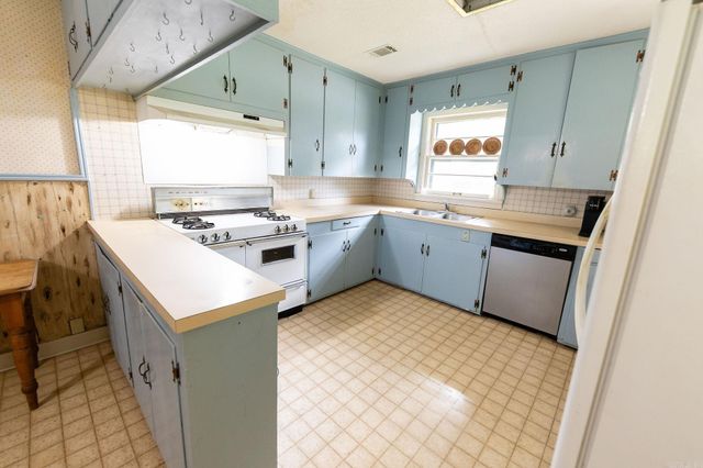 1701 W 4th, Fordyce, AR 71742