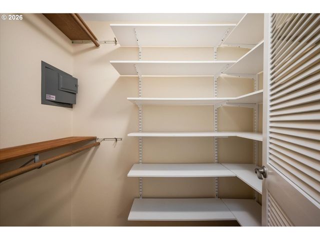 2160 Nw 153RD Pl, Beaverton, OR 97006