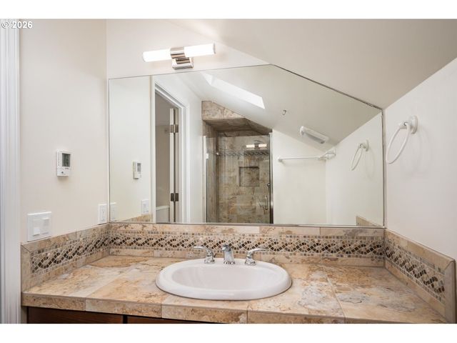 2160 Nw 153RD Pl, Beaverton, OR 97006