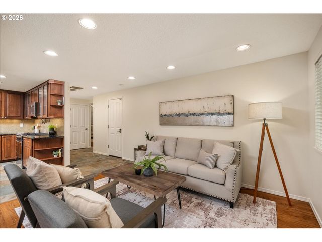 2160 Nw 153RD Pl, Beaverton, OR 97006