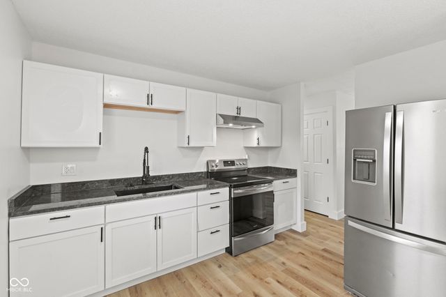 3910 Mistletoe Drive, Indianapolis, IN 46237