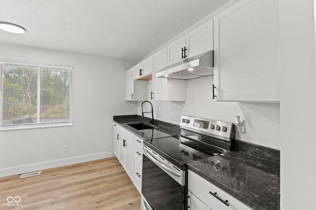 3910 Mistletoe Drive, Indianapolis, IN 46237