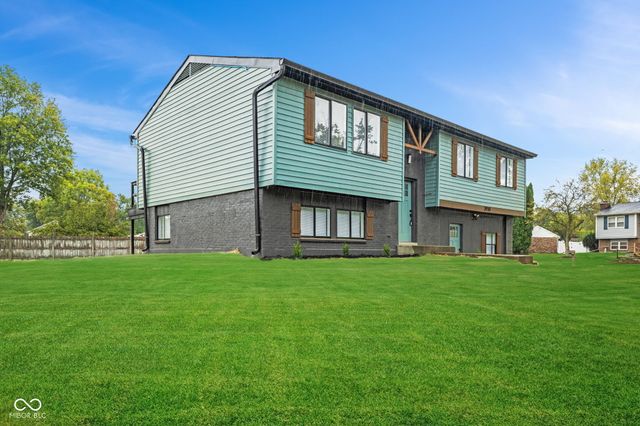 3910 Mistletoe Drive, Indianapolis, IN 46237